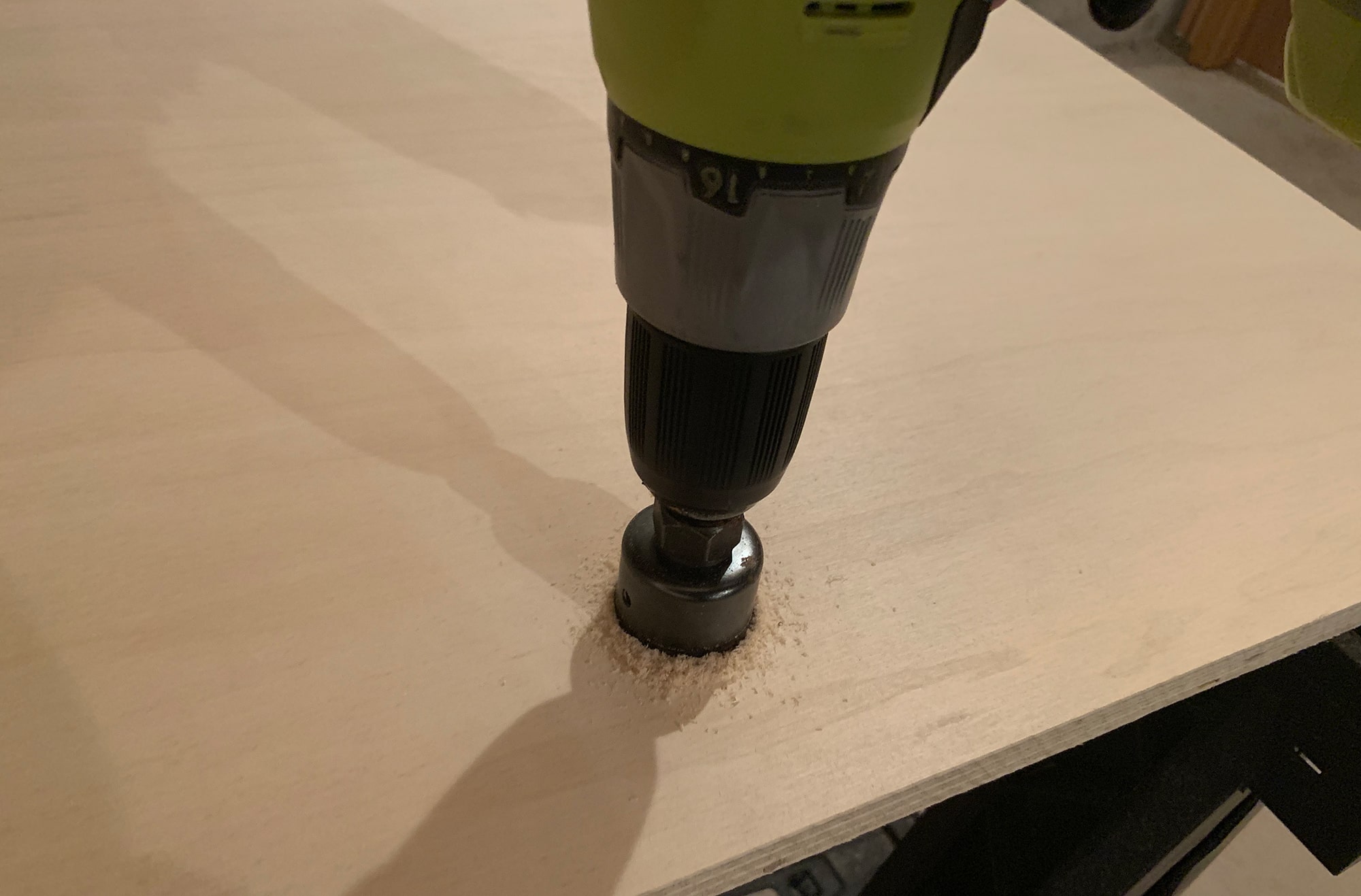 Cutting handle out with hole saw